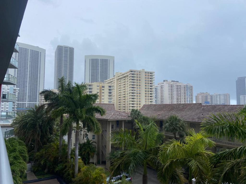 Amazing 1B-1B Apartment With Amazing View! 28A Hallandale Beach Zewnętrze zdjęcie